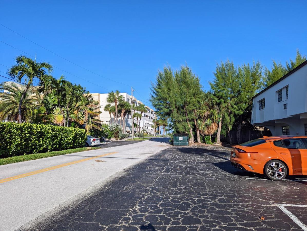 Pier Walk On Deerfield Beach Island Exterior photo