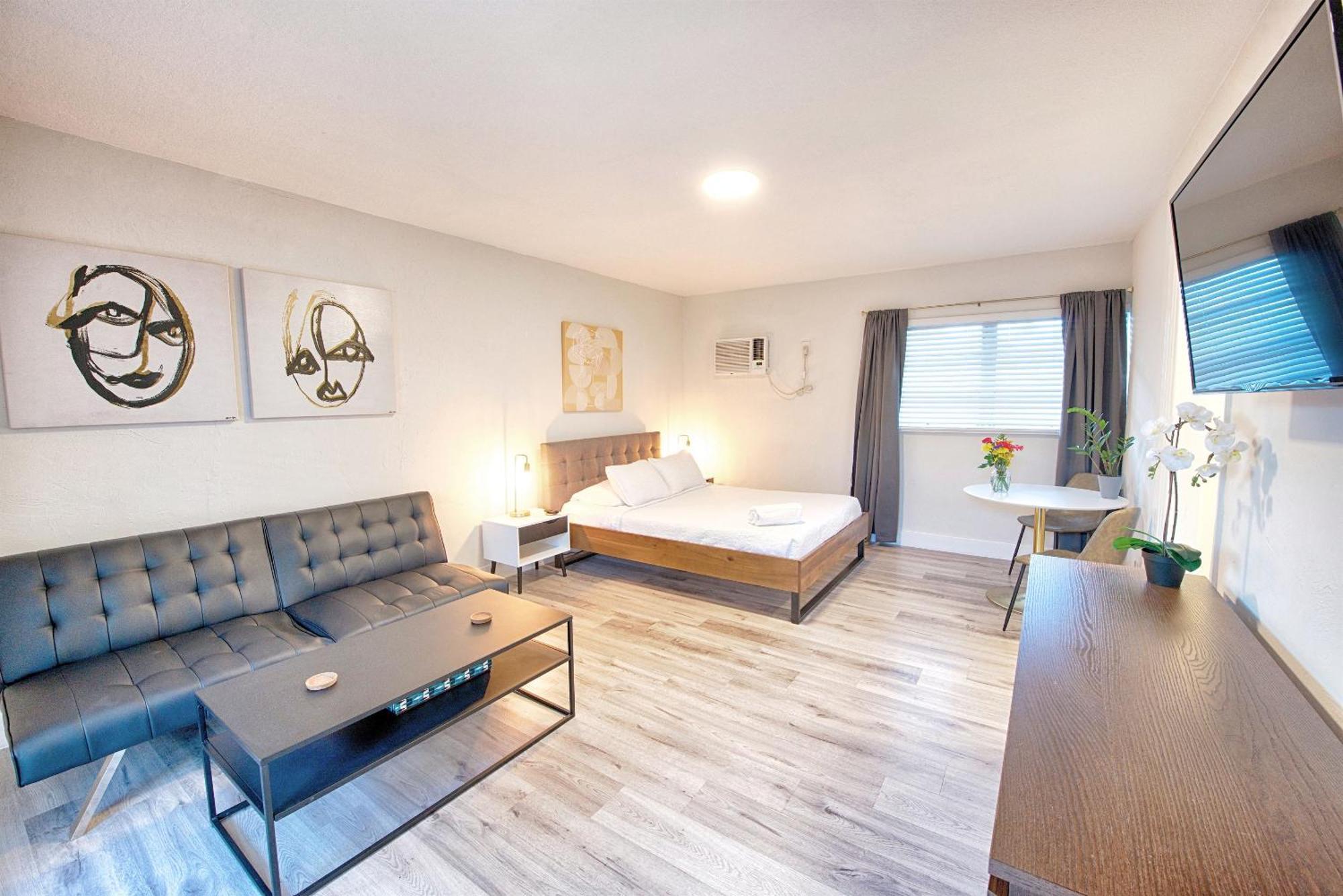 Pier Walk On Deerfield Beach Island Room photo